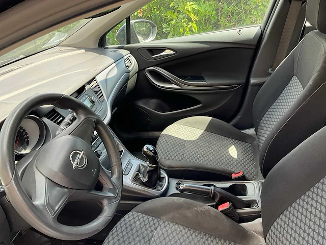 Opel - astra sports tourer - 2017 - personenauto - afbeelding 13 van  35