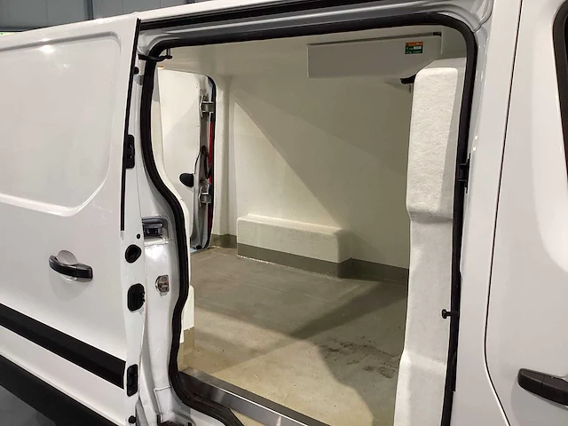 Opel - vivaro - koelwagen - afbeelding 6 van  19