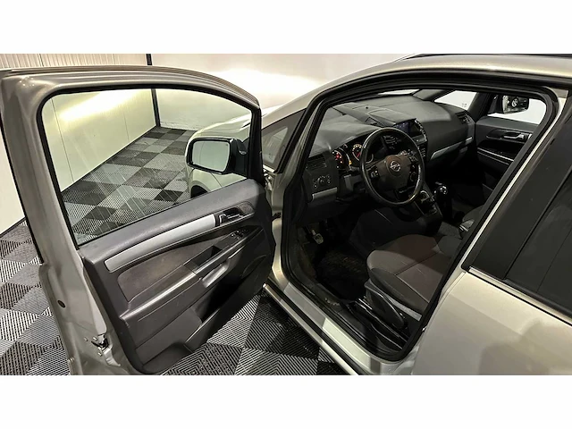 Opel - zafira - 7-zitplaatsen - personenauto - afbeelding 9 van  38