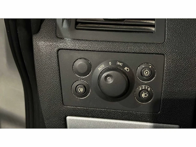 Opel - zafira - 7-zitplaatsen - personenauto - afbeelding 18 van  38