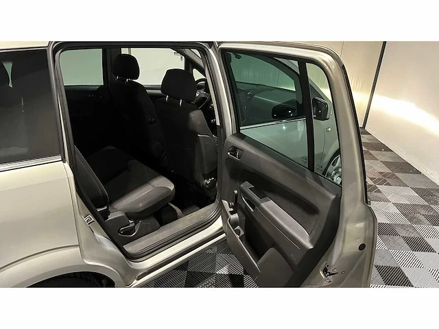 Opel - zafira - 7-zitplaatsen - personenauto - afbeelding 27 van  38