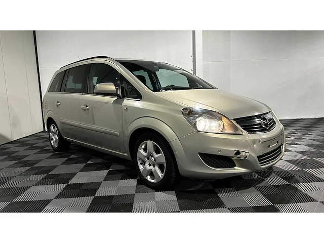 Opel - zafira - 7-zitplaatsen - personenauto - afbeelding 34 van  38