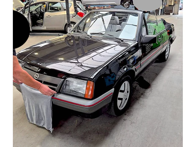 Opel ascona cabriolet 1.8i (limited edition) benzine 85kw 1986 (marge) - afbeelding 1 van  1
