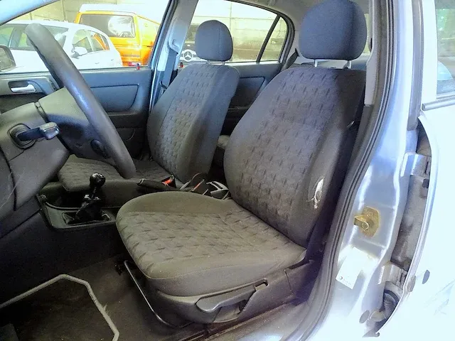 Opel astra 1.7 dti - afbeelding 21 van  40