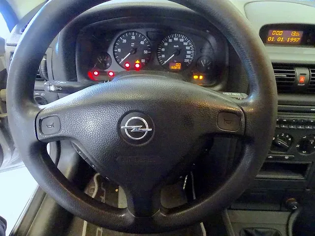 Opel astra 1.7 dti - afbeelding 27 van  40