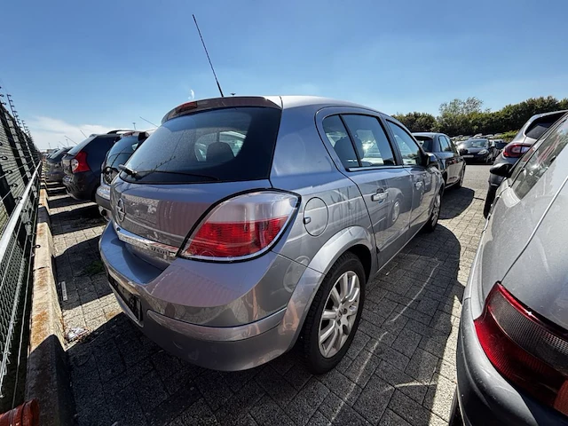Opel astra 1.7 dtl cdti cosmo 80, 2005 - afbeelding 4 van  31