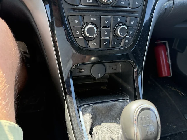 Opel astra astra 1.4i essentia 100,2015 - afbeelding 2 van  27
