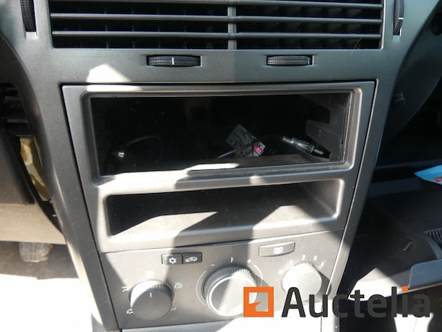 Opel astra auto - afbeelding 12 van  25