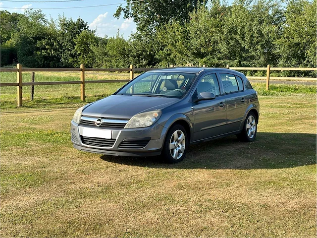 Opel astra enjoy 1.4i 2006 - afbeelding 1 van  37