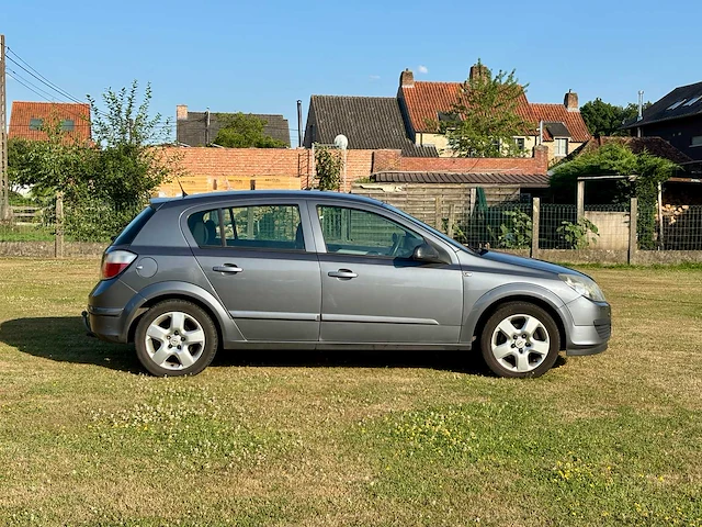 Opel astra enjoy 1.4i 2006 - afbeelding 35 van  37