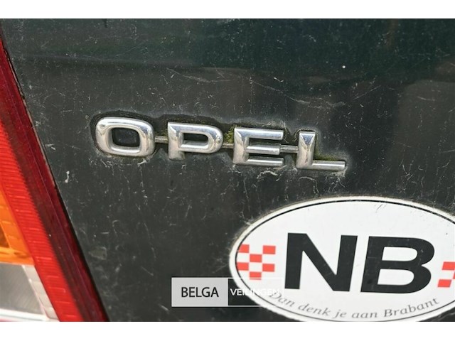 Opel astra, in beslag genomen voertuig - afbeelding 9 van  10