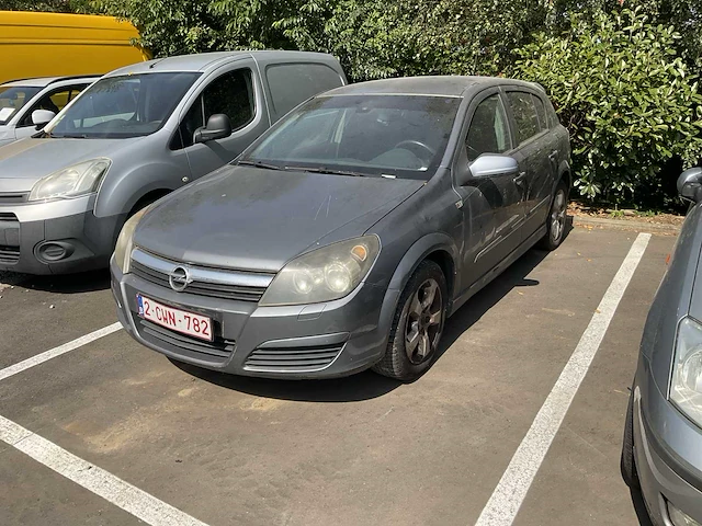 Opel astra personenauto - afbeelding 1 van  9