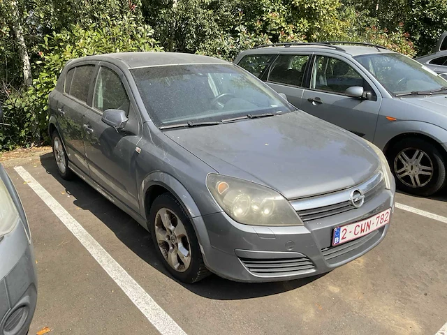 Opel astra personenauto - afbeelding 2 van  9