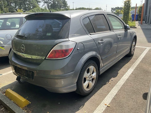 Opel astra personenauto - afbeelding 3 van  9