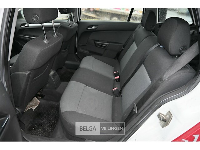 Opel astra stationwagen - afbeelding 18 van  22