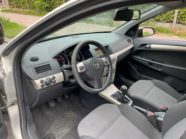 Opel astra uit 2008 - afbeelding 3 van  70