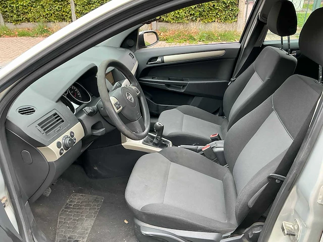 Opel astra uit 2008 - afbeelding 4 van  70