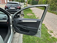 Opel astra uit 2008 - afbeelding 16 van  70