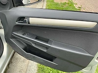Opel astra uit 2008 - afbeelding 17 van  70
