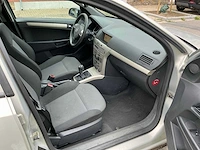 Opel astra uit 2008 - afbeelding 18 van  70