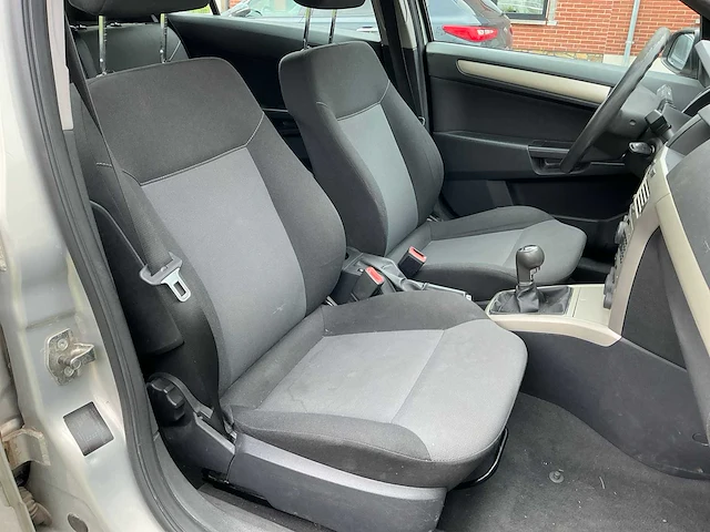 Opel astra uit 2008 - afbeelding 19 van  70