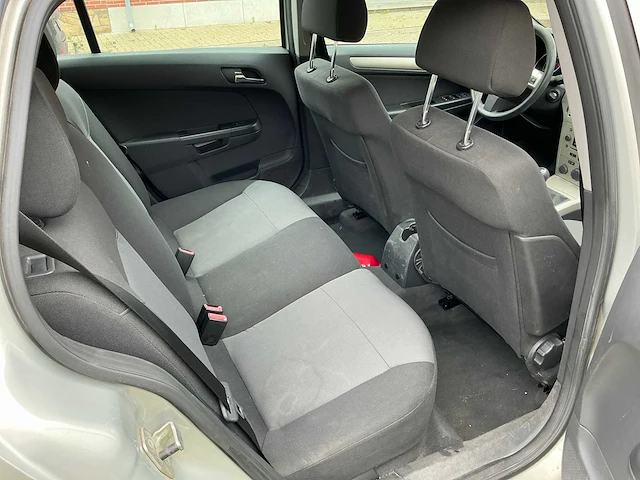 Opel astra uit 2008 - afbeelding 22 van  70