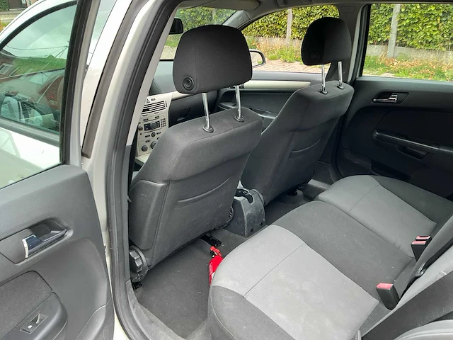 Opel astra uit 2008 - afbeelding 26 van  70