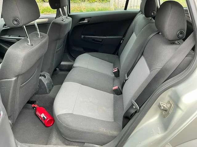 Opel astra uit 2008 - afbeelding 27 van  70