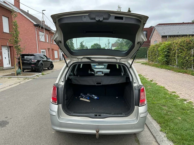 Opel astra uit 2008 - afbeelding 28 van  70