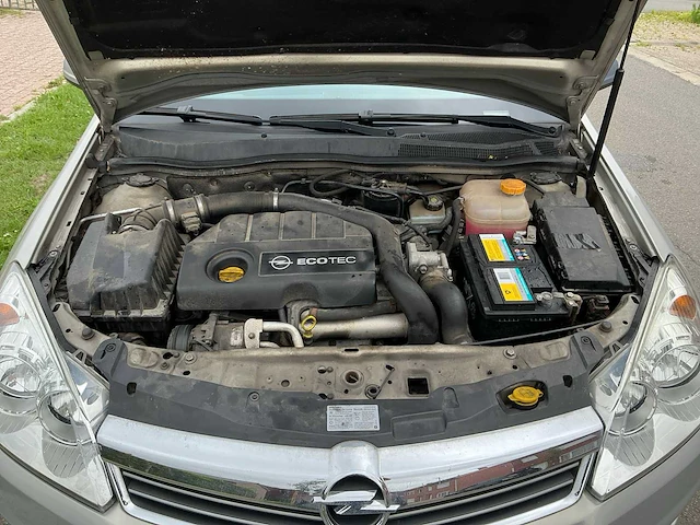 Opel astra uit 2008 - afbeelding 32 van  70