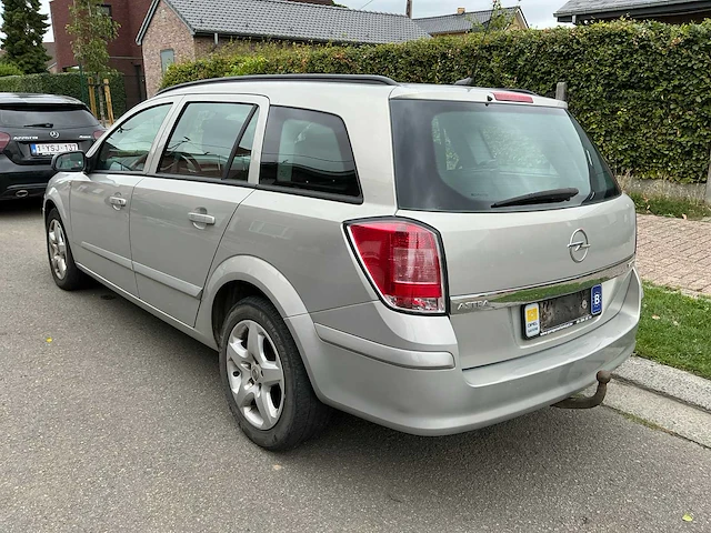 Opel astra uit 2008 - afbeelding 67 van  70
