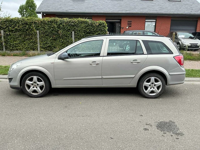 Opel astra uit 2008 - afbeelding 69 van  70