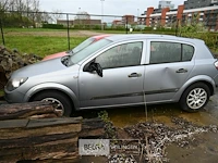 Opel astra - afbeelding 2 van  8