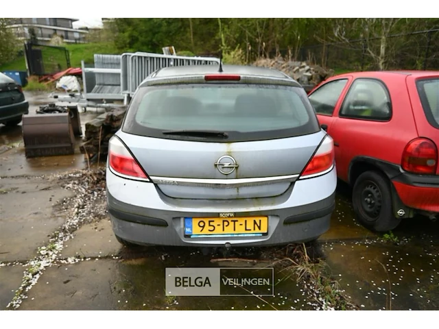 Opel astra - afbeelding 4 van  8