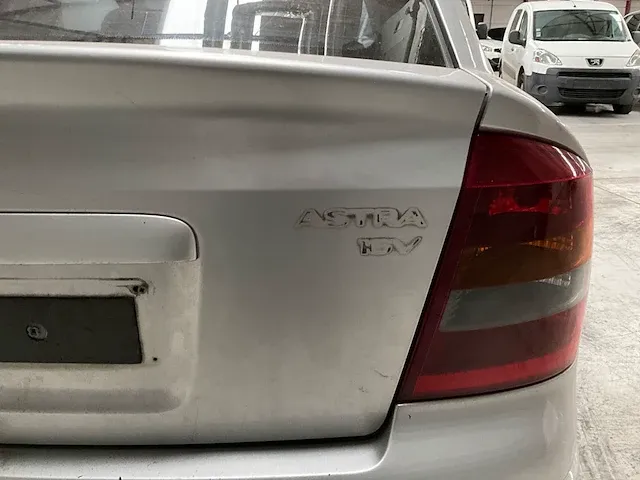Opel astra - afbeelding 18 van  48