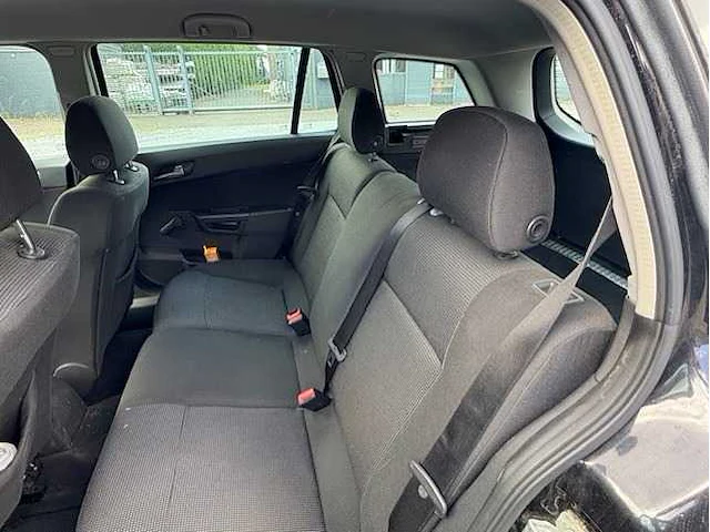 Opel astra - afbeelding 2 van  12