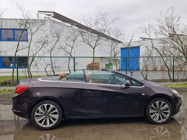 Opel cascada cabrio 2.0d, 2013 - afbeelding 22 van  28