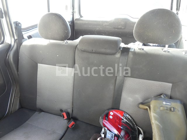 Opel combo auto - afbeelding 9 van  24