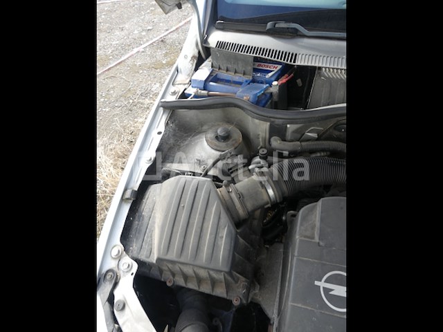 Opel combo auto - afbeelding 13 van  24