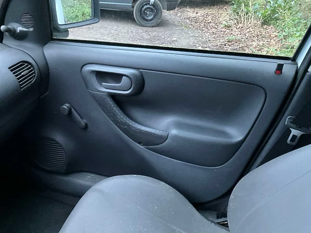 Opel combo personenauto - afbeelding 20 van  27