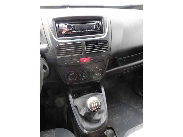 Opel combo - afbeelding 7 van  9