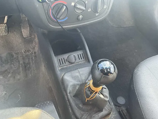 Opel combo - afbeelding 15 van  40