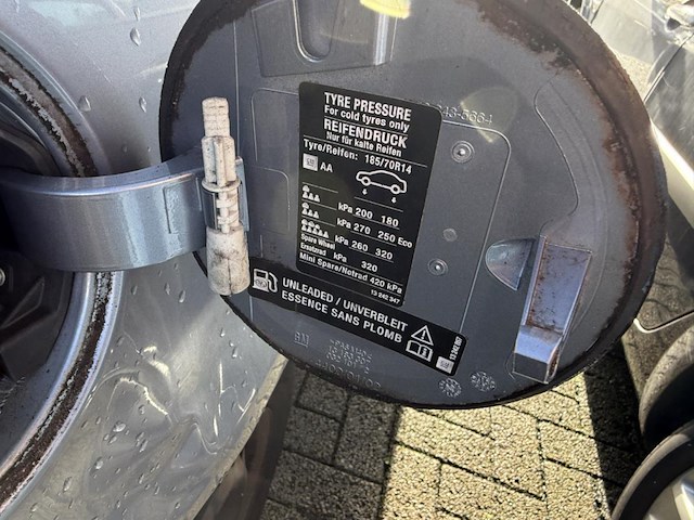 Opel corsa 1.0i essentia,2010 - afbeelding 8 van  26