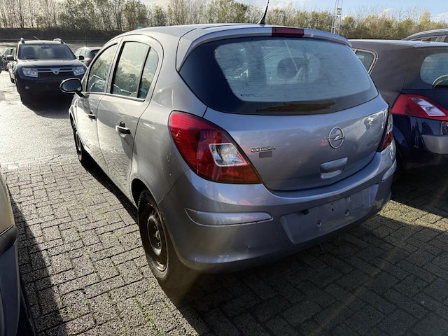 Opel corsa 1.0i essentia,2010 - afbeelding 22 van  26