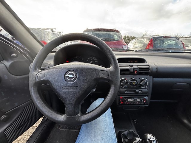 Opel corsa 1.0i xep 12v enjoy,2003 - afbeelding 3 van  24