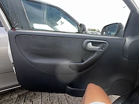 Opel corsa 1.0i xep 12v essentia 60,2002 - afbeelding 6 van  39