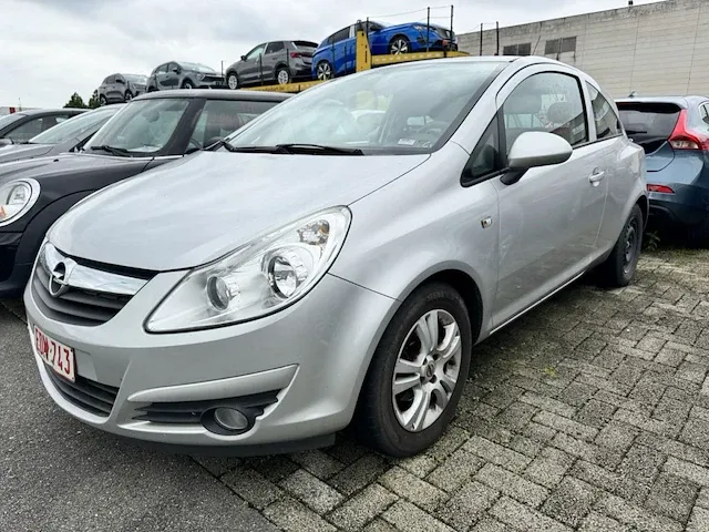 Opel corsa 1.2i essentia 80, 2010 - afbeelding 1 van  29