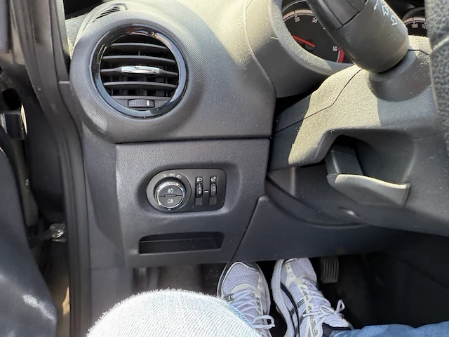Opel corsa 1.3 cdti ecoflex essentia start/stop dpf 95, 2010 - afbeelding 7 van  25