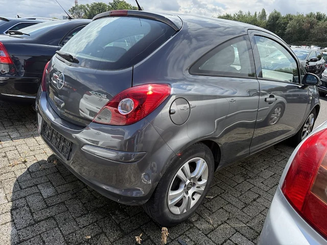 Opel corsa 1.3 cdti ecoflex essentia start/stop dpf 95, 2010 - afbeelding 20 van  25