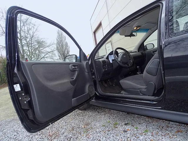 Opel corsa 1.7 dti 16v 'elegance' - afbeelding 19 van  45